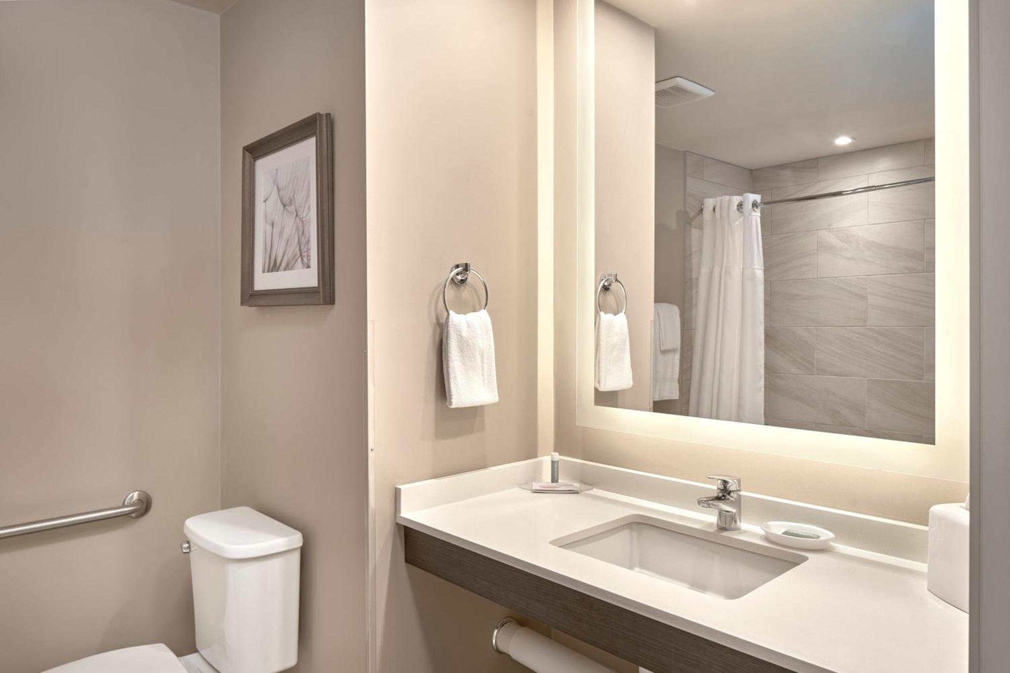 Fairfield Inn & Suites By Marriott Airdrie Esterno foto