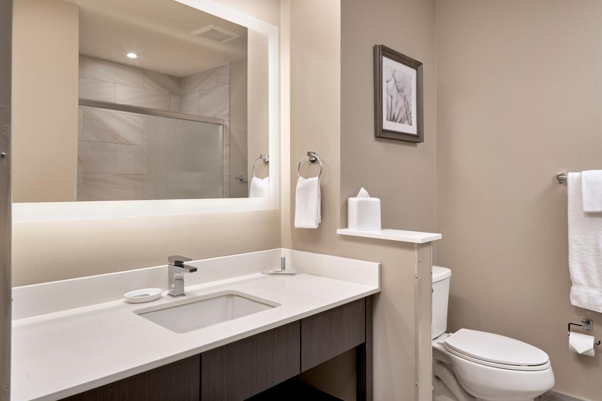 Fairfield Inn & Suites By Marriott Airdrie Esterno foto